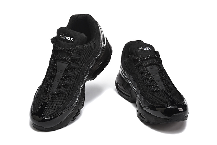 Nike Air Max 95 SP "UNDEFEATED / Triple Black" - view 4